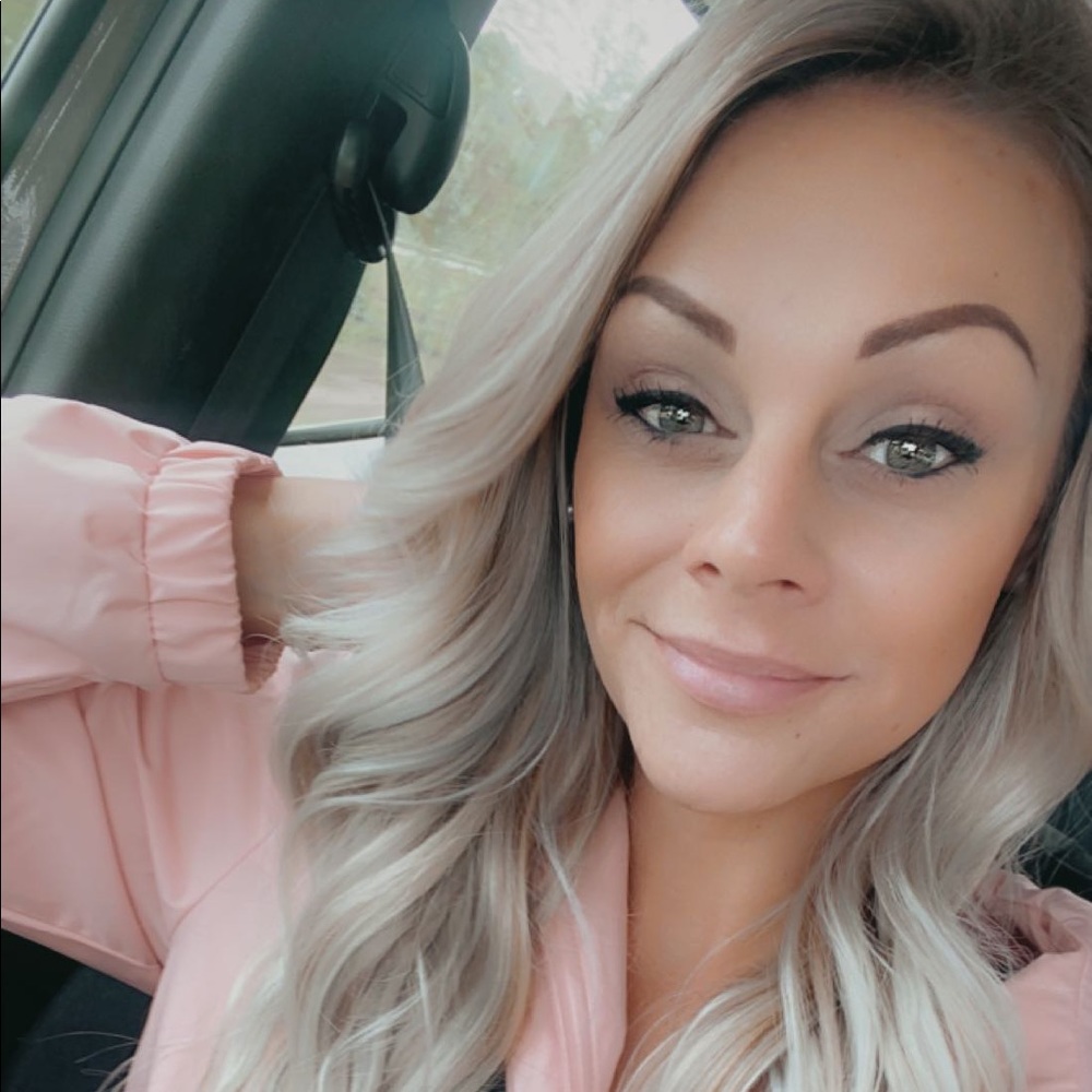 Meet your Posher, Ashley
